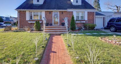 Lovely Elmont Apartment - Walk to Bus Stop!
