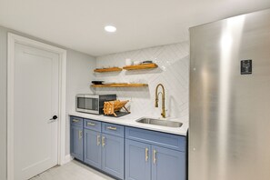 Apartment (1 Bedroom) | Interior