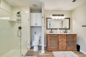 House (3 Bedrooms) | Interior - 'leaping Toad Ranch' ~ 9 Mi to Lake Granbury! (Granbury)