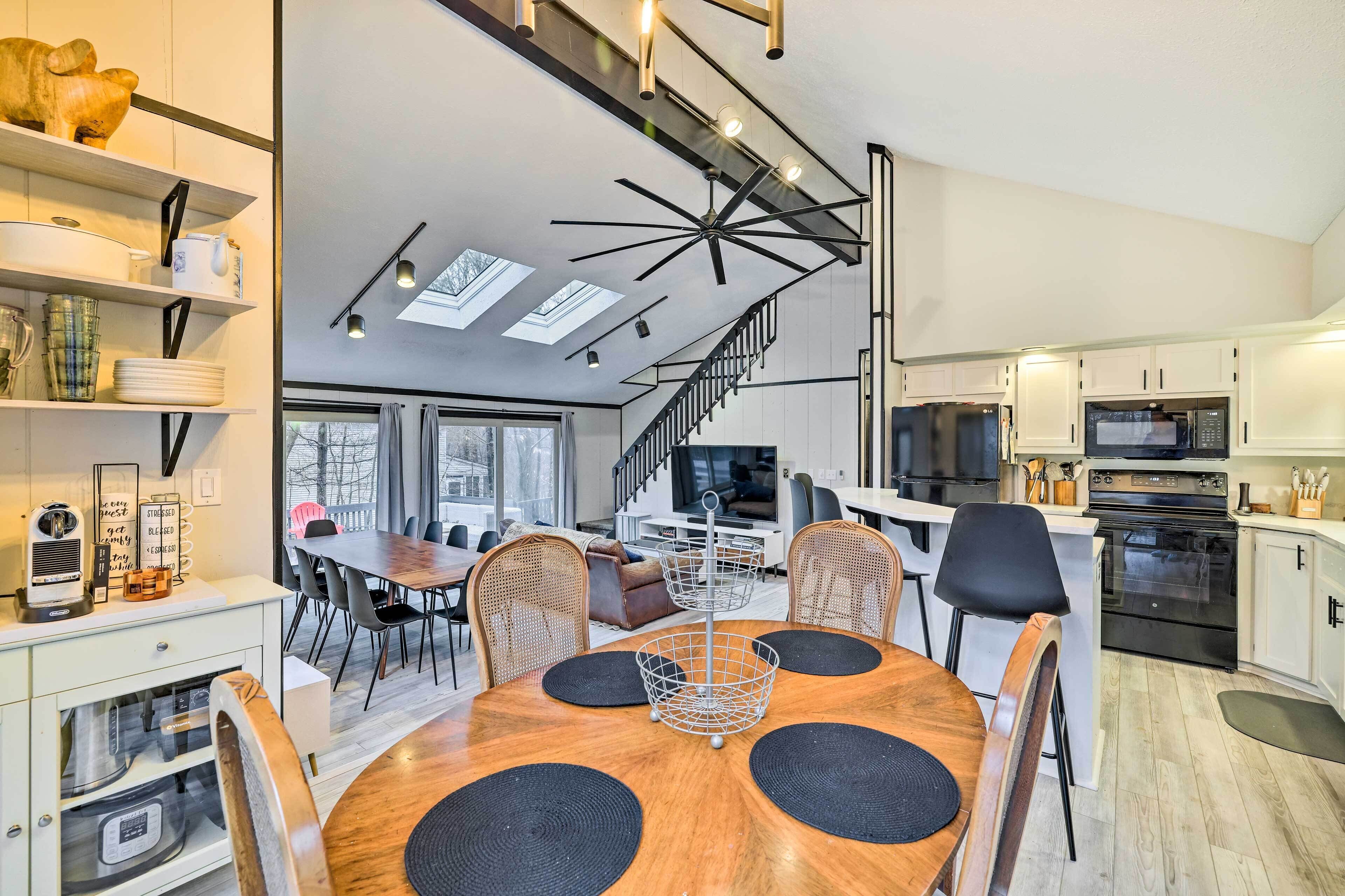 Large Gouldsboro Home w/ Hot Tub & Game Room