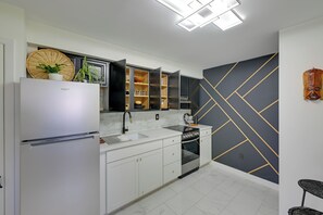 House (1 Bedroom) | Private kitchen