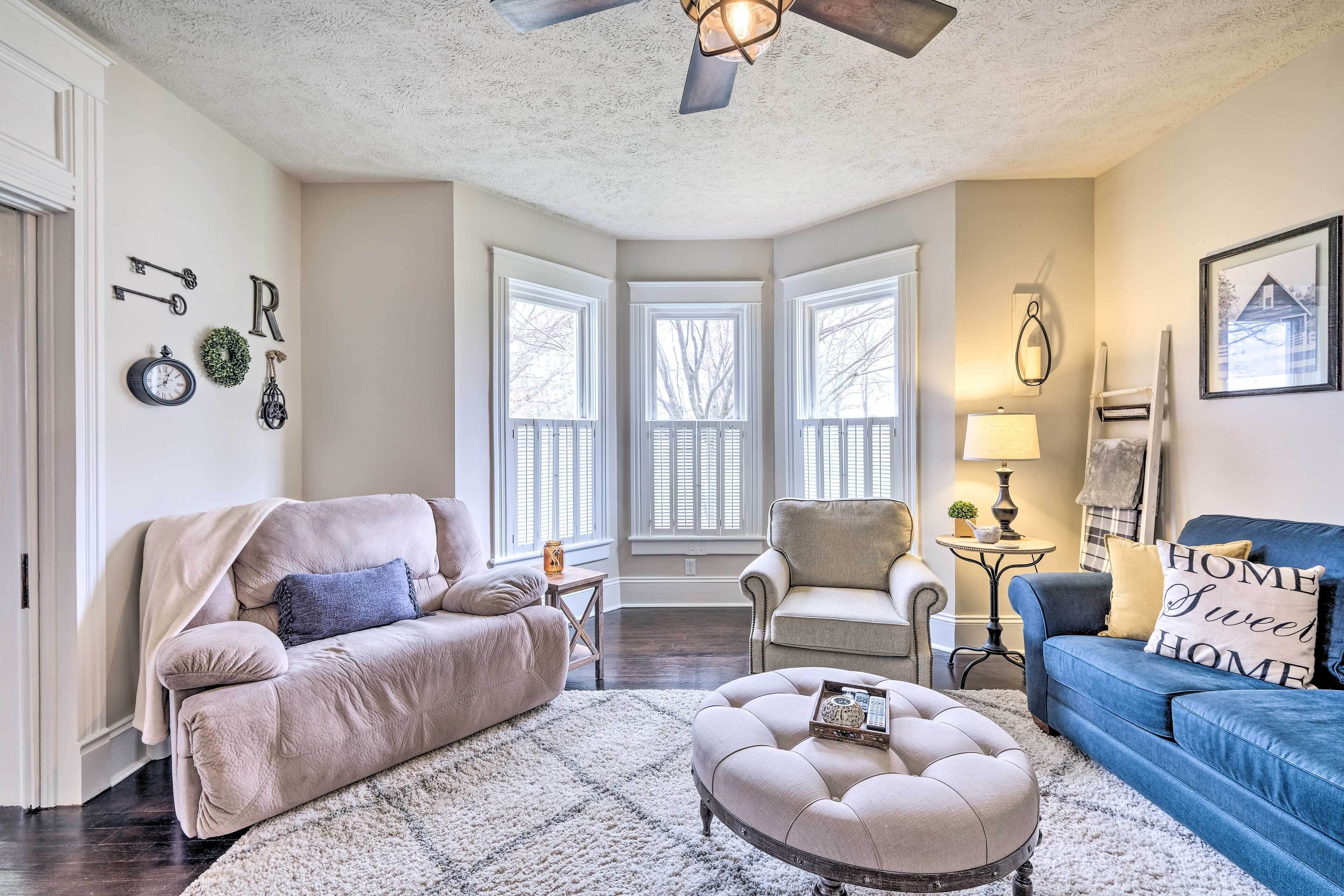 Lush, Modern Farmhouse w/ Mtn Views & Sunroom