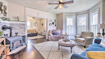 House (3 Bedrooms) | Interior