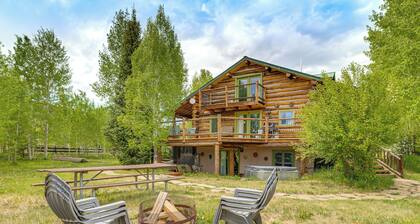 Hot Tub & Mtn Views! 40-acre Crested Butte Ranch