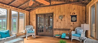 Lovely Highland Home w/ Pool & Hot Tub!