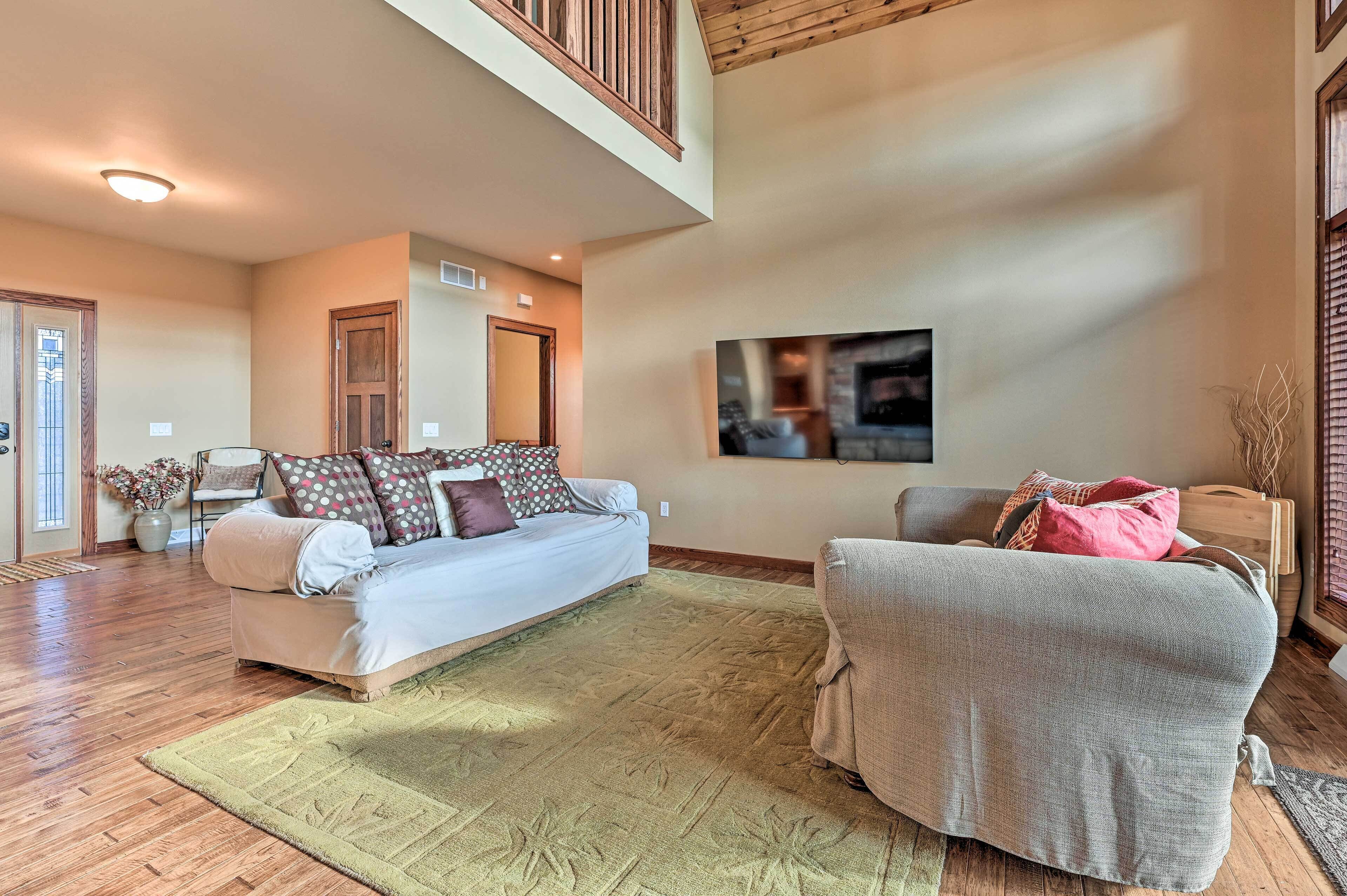 Northern Bay Resort Home - Half-mi to Lake!