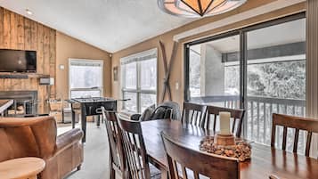Apartment (3 Bedrooms) | Front of property