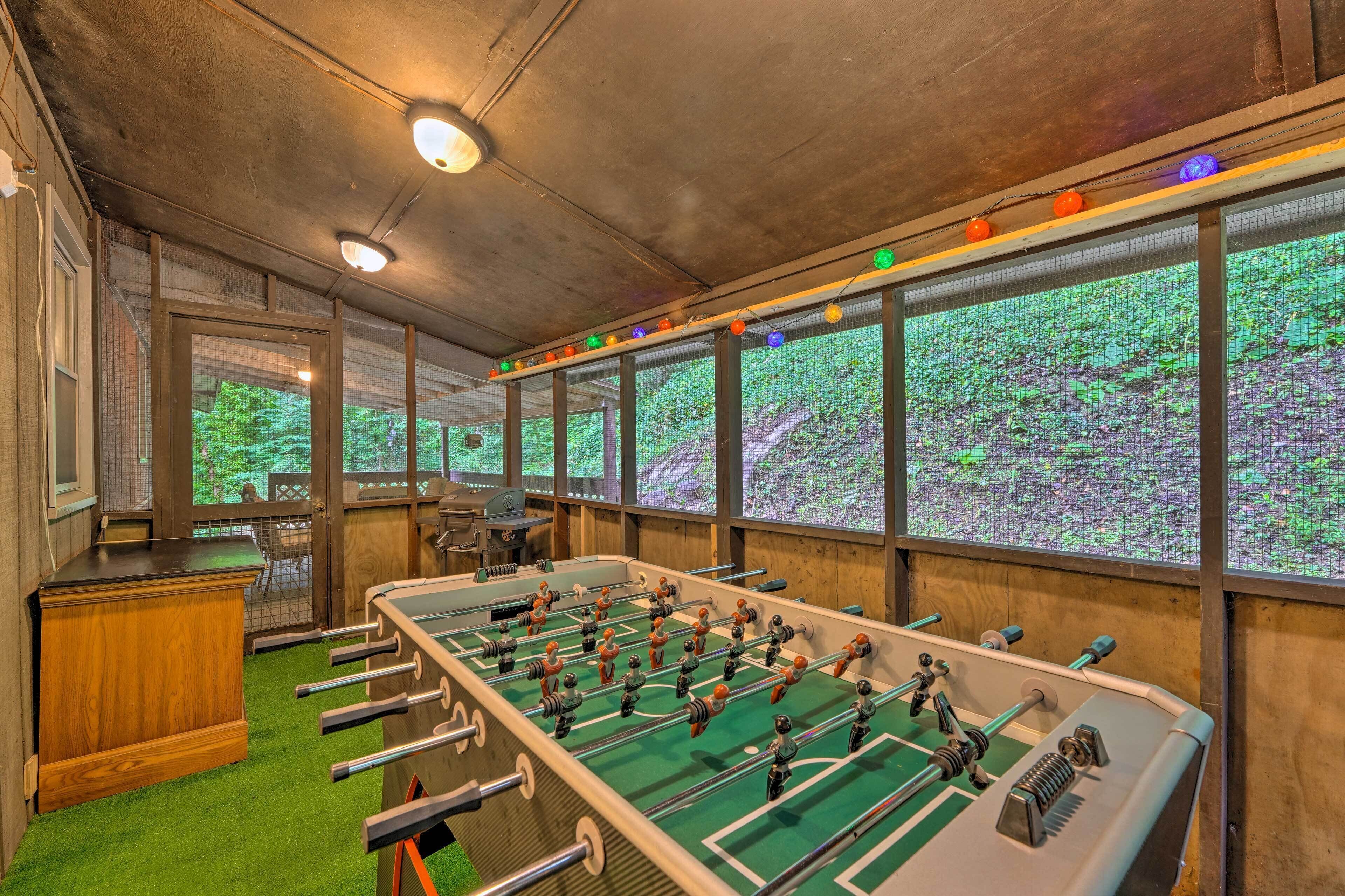 Hendersonville Retreat < 4 Mi to Lake Lure!