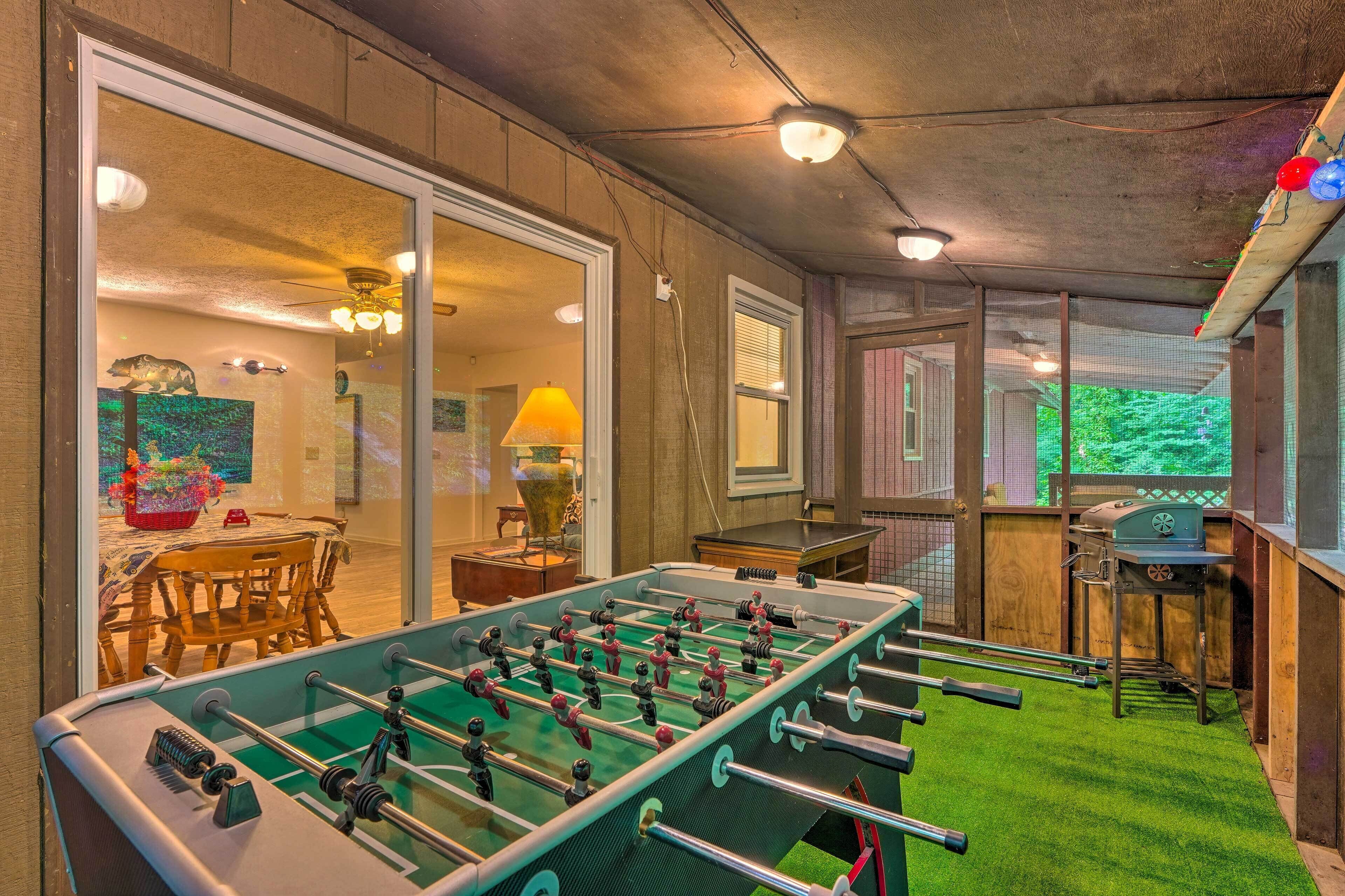 Hendersonville Retreat < 4 Mi to Lake Lure!