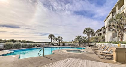 Ocean Club Condo w/ Community Pool & Hot Tub