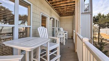 Apartment (3 Bedrooms) | Front of property