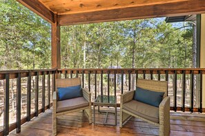 Interior - Modern Broken Bow Cabin, Near Lake + Wineries (Broken Bow)
