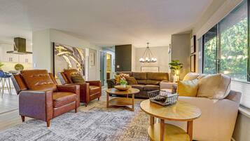 House (4 Bedrooms) | Front of property