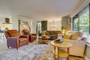 House (4 Bedrooms) | Front of property