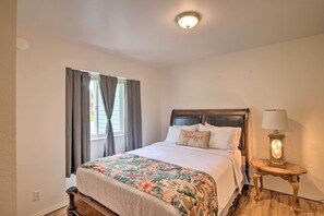 House (3 Bedrooms) | Interior - Quaint Ranch Home w/ Yard in Midtown Anchorage! (Anchorage)