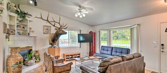 Quaint Ranch Home w/ Yard in Midtown Anchorage!
