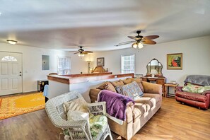 Cottage (3 Bedrooms) | Interior - Lakefront Delta Cottage w/ Views, Canoe & Dock! (Delta)