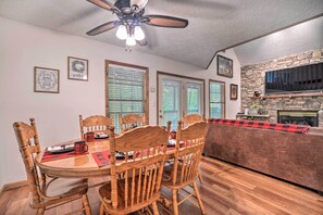 House (2 Bedrooms) | Interior
