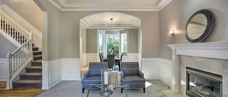 House (5 Bedrooms) | Interior