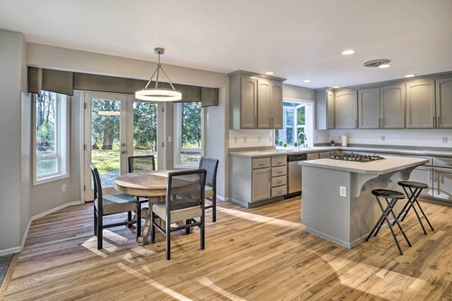 Cedar Ridge Spacious Group Getaway in Snohomish