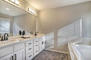 Interior - The Cedars Large Group Getaway in Snohomish (Snohomish)