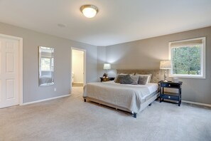 House (5 Bedrooms) | Interior