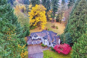 House (5 Bedrooms) | Interior - The Cedars' Spacious Group Getaway in Snohomish (Snohomish)
