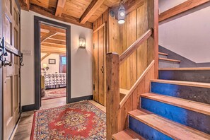 Interior - 10 Mi to Hot Springs Natl Park: Home w/ Grill! (Hot Springs)