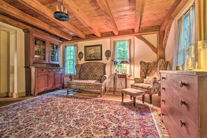 Interior - 10 Mi to Hot Springs Natl Park: Home w/ Grill! (Hot Springs)