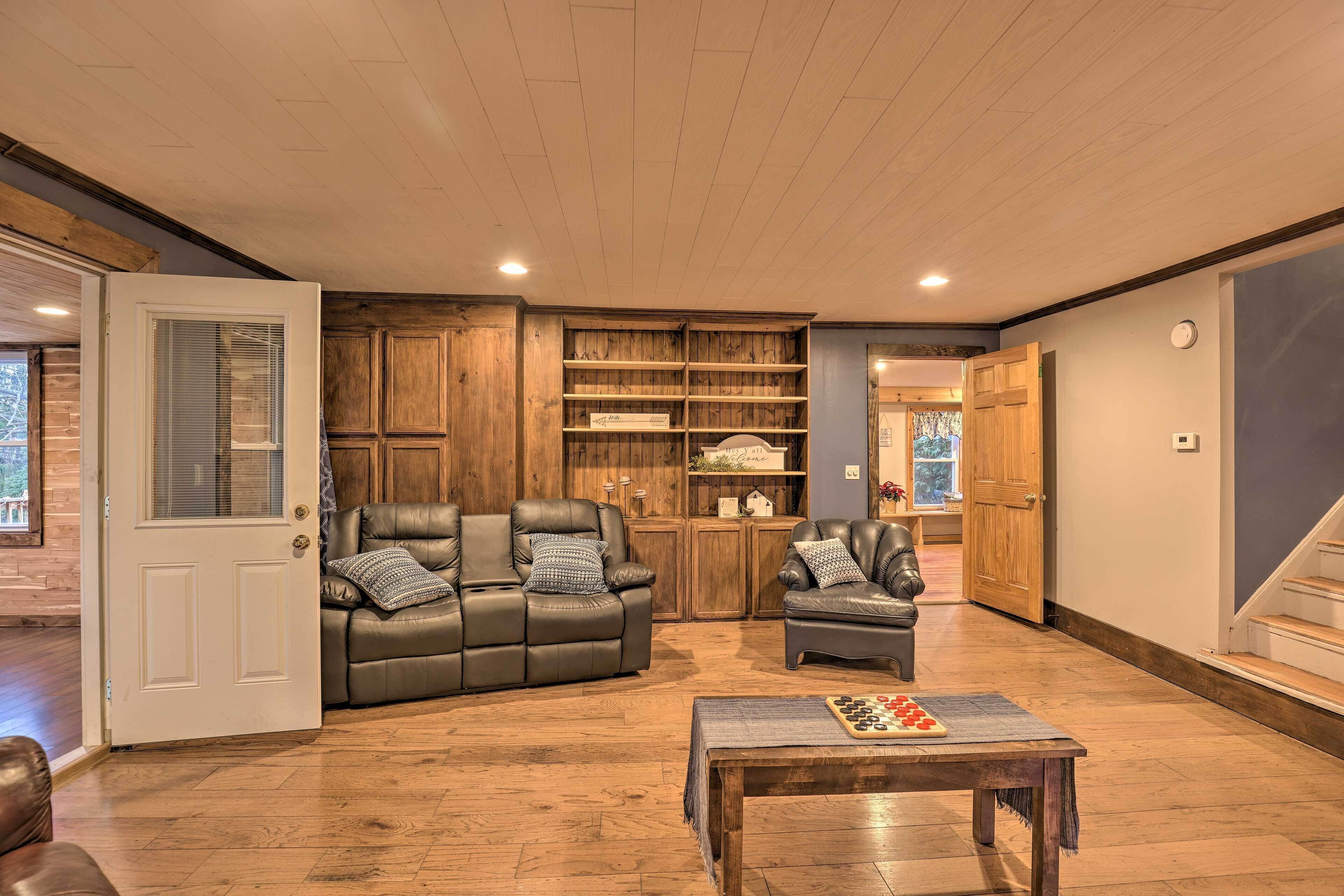 Pet-friendly Seneca Lake Home w/ Private Deck