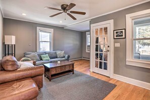 Books - Pet-friendly Belmar Cottage < 1 Mi to Beach! (Belmar)