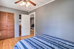 Cottage (3 Bedrooms) | 3 bedrooms, laptop workspace, bed sheets