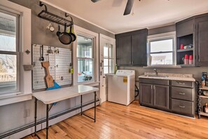 Interior - Pet-friendly Belmar Cottage < 1 Mi to Beach! (Belmar)