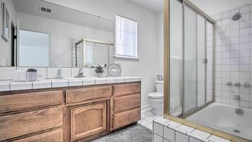 House (4 Bedrooms) | Bathroom | Shower