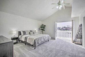House (4 Bedrooms) | 4 bedrooms, iron/ironing board, bed sheets - Renovated Bakersfield Home w/ Private Yard! (Bakersfield)