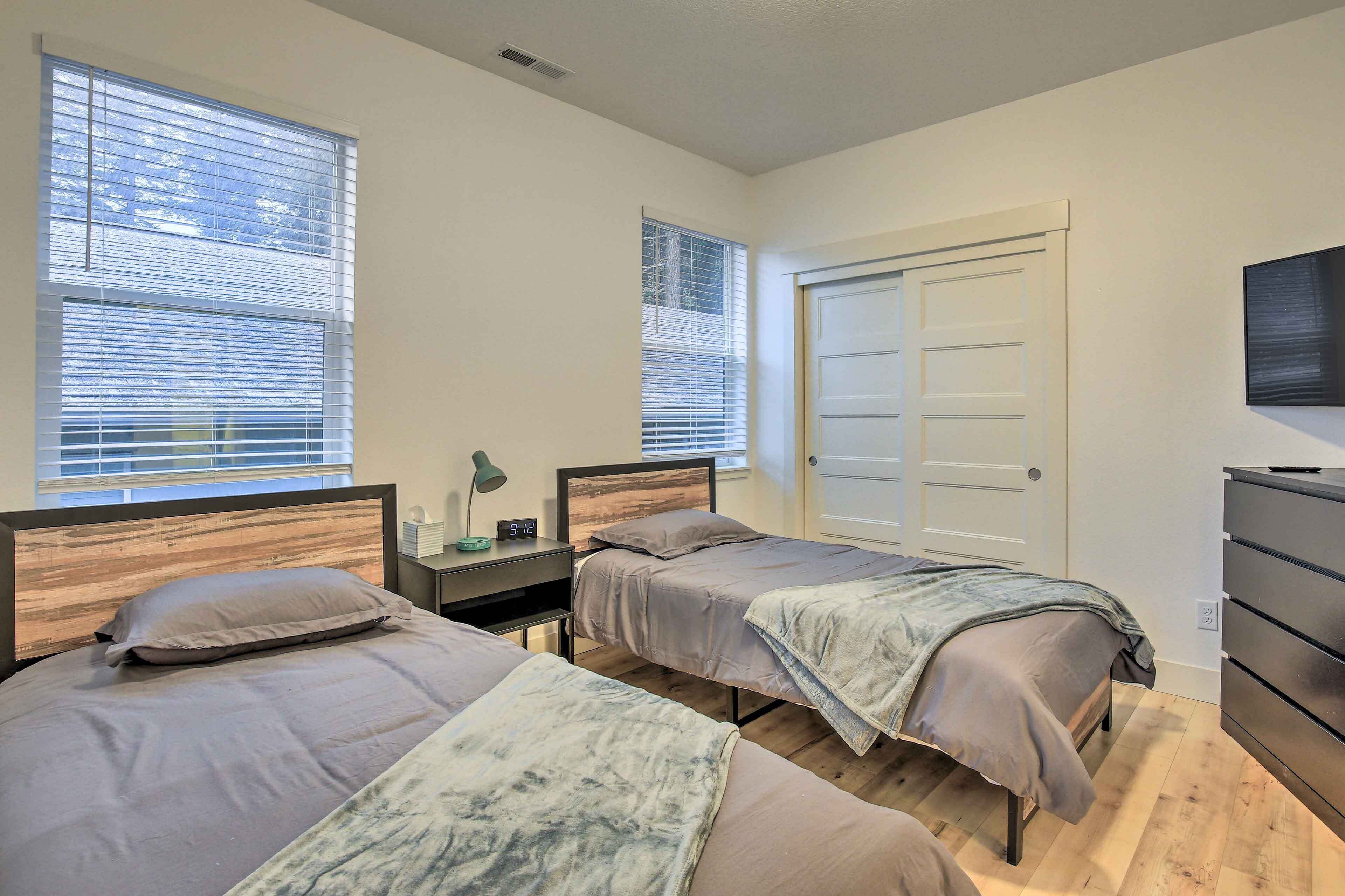 Serene Stevenson Gem: Walk to Columbia River!