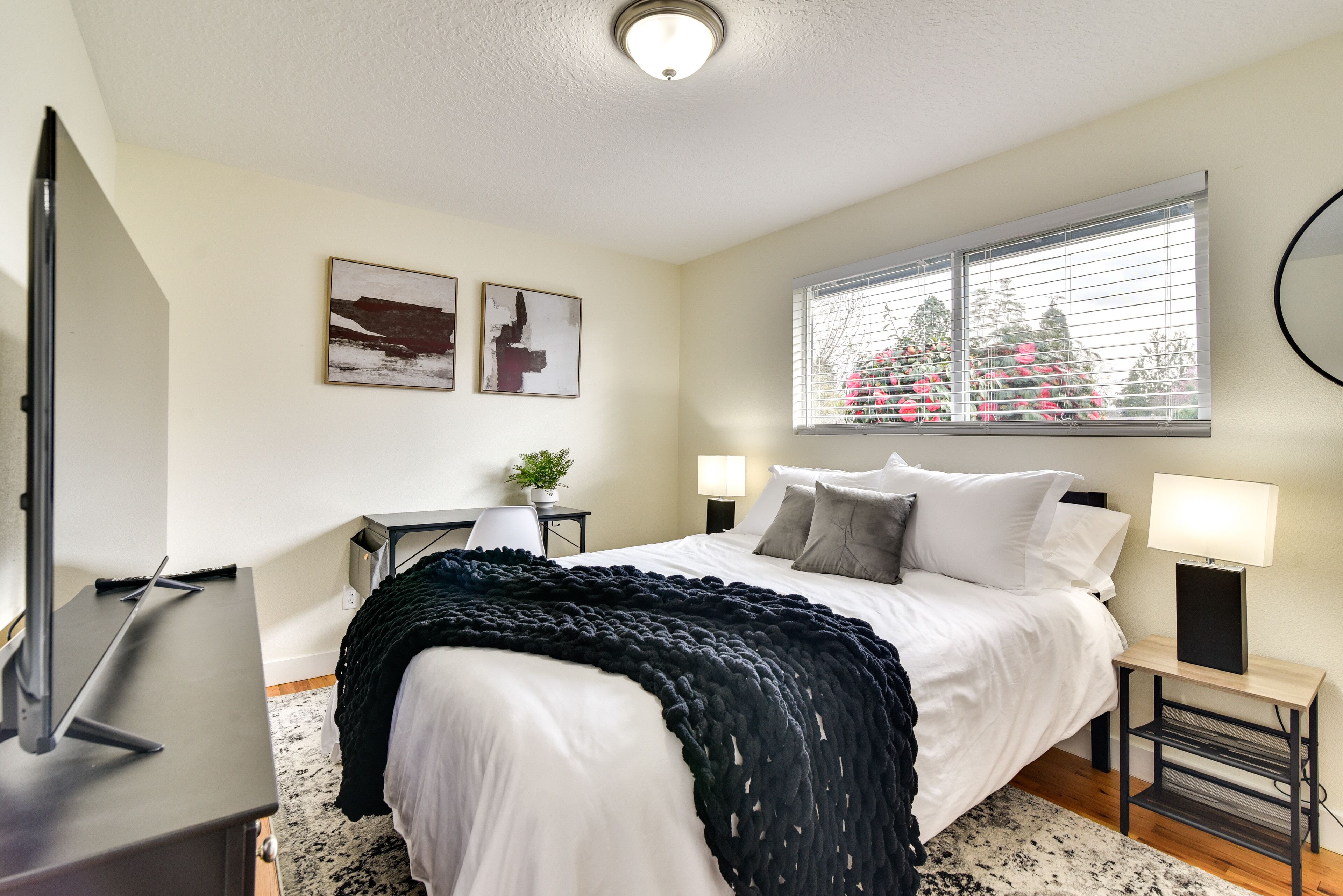 Pet-friendly Oregon Vacation Rental With Patio!