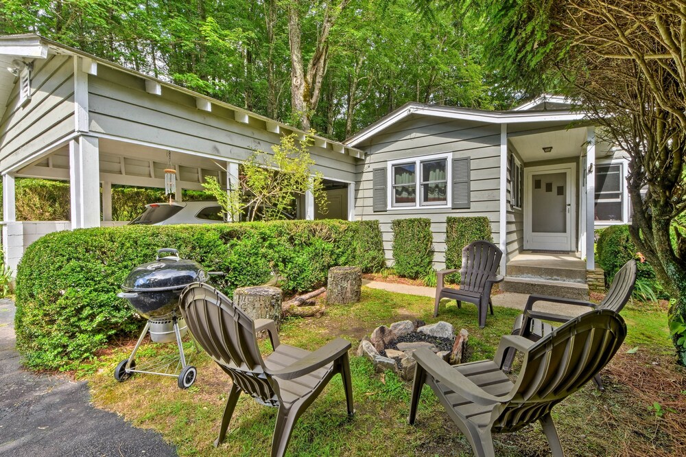'rolling Acres' Highlands Cabin w/ Fire Pit!