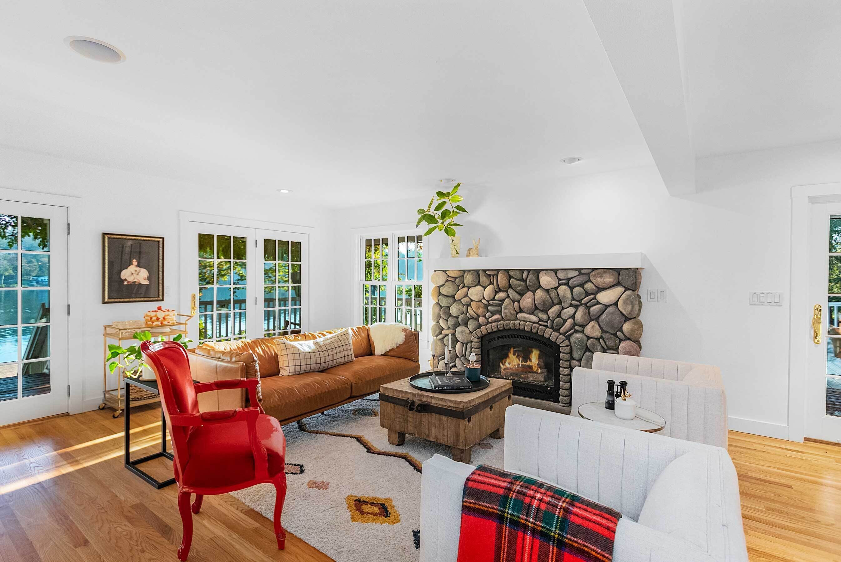 'the Hammersley' Luxury Waterfront Estate!