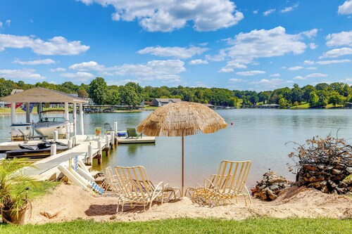 Smith Mountain Lake Retreat w/ Private Beach!