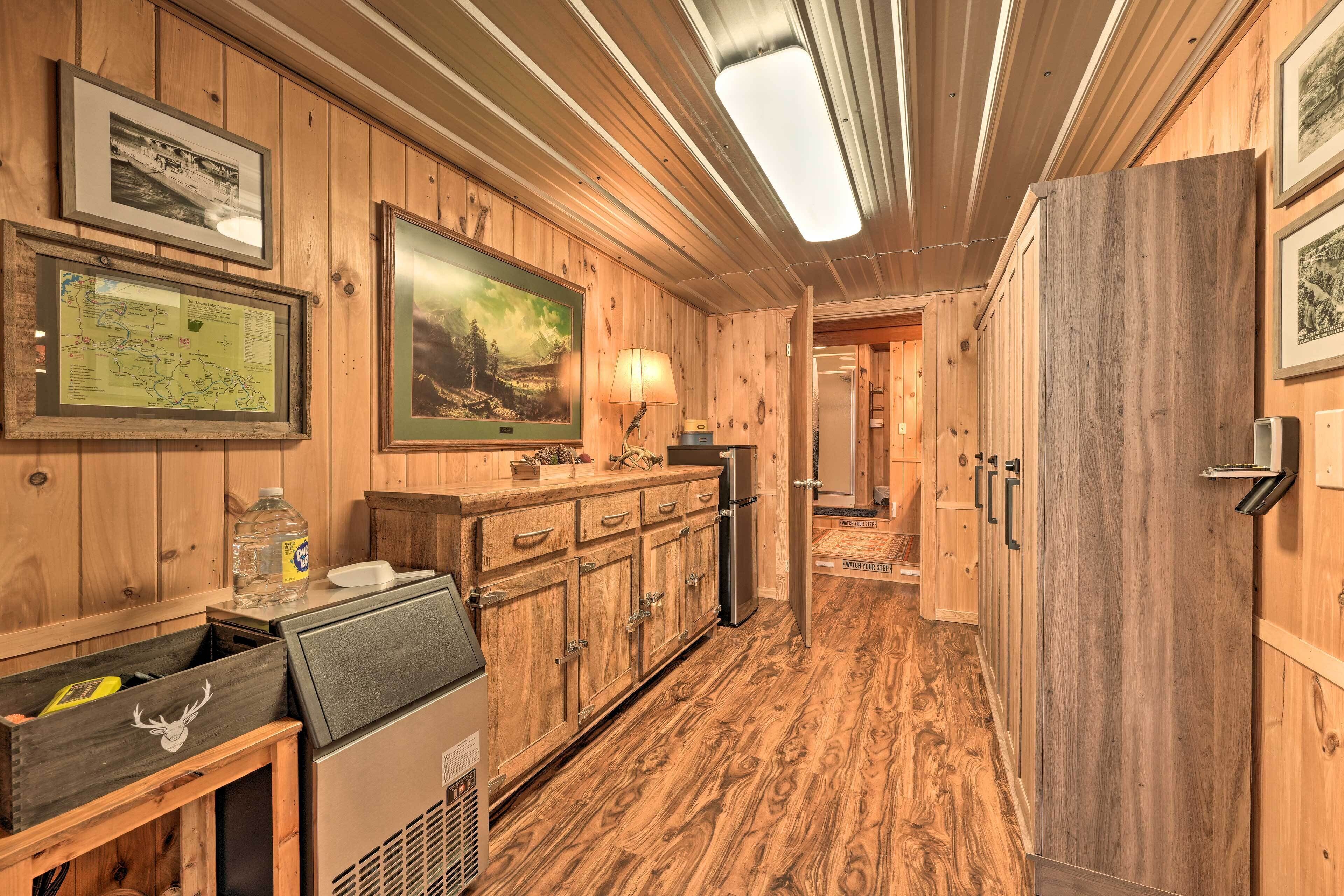 Trout Lodge at Two Rivers - Waterfront Cabin!