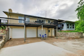 House (3 Bedrooms) | Interior - Sunny Lakefront Family Paradise w/ Deck & 2 Kayaks (Granbury)