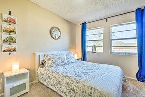 House (3 Bedrooms) | Interior - Sunny Lakefront Family Paradise w/ Deck & 2 Kayaks (Granbury)