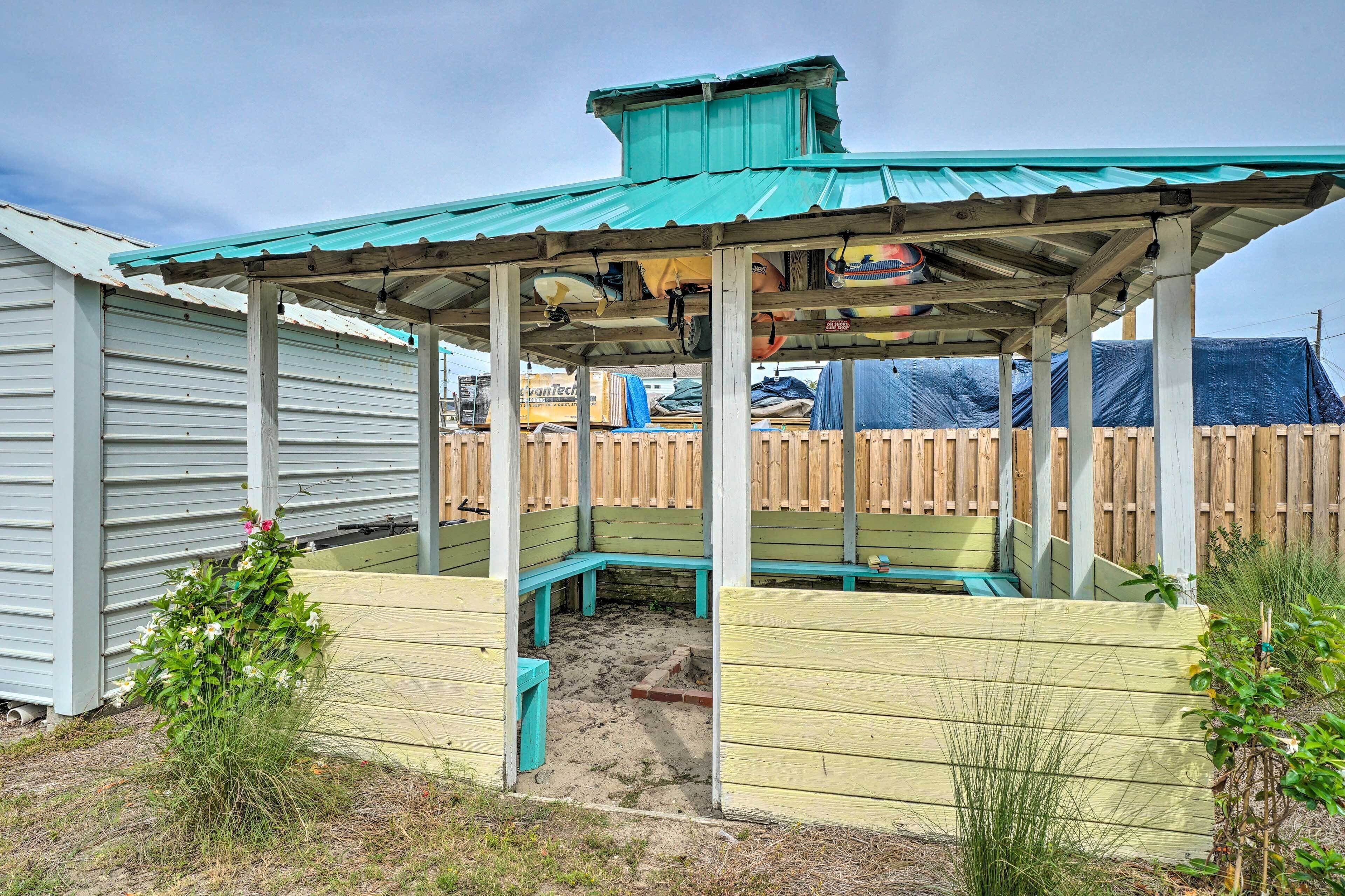 Serene Surf City Hideaway - Walk to Beaches!