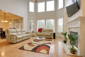 Interior - Spacious Cary Home 21 Mi to Downtown Raleigh! (Cary)