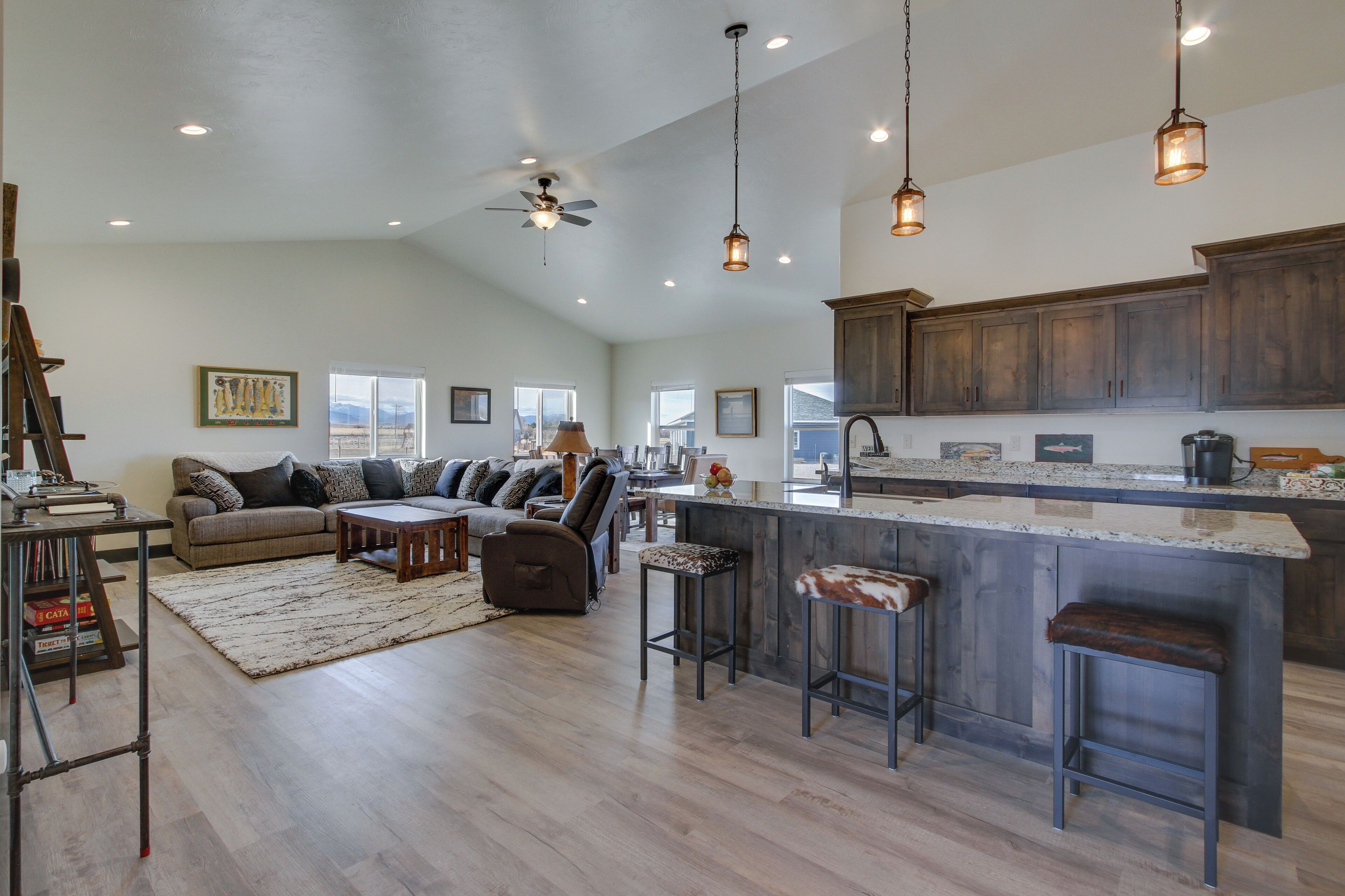 House (3 Bedrooms) | Interior
