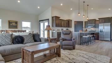 House (3 Bedrooms) | Front of property