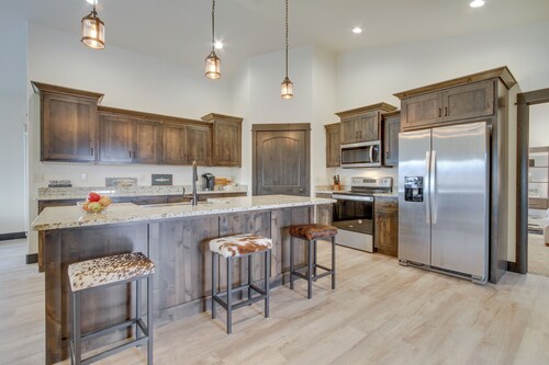 1 Mi to Beaverhead River: Mtn-view Dillon Retreat
