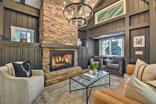 Mountain Retreat W/ 2 Fireplaces & 3 King Suites - Highlands, NC