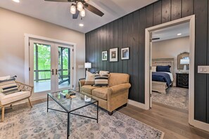 Interior - Fireplace & Hot Tub Relaxation: Cozy Cashiers Gem! (Cashiers)